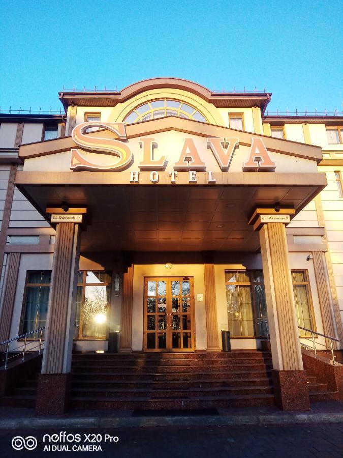 Slava Hotel Zaporizhia Ngoại thất bức ảnh