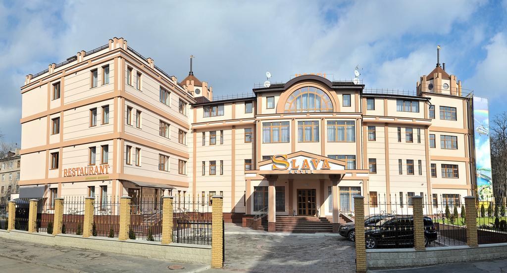 Slava Hotel Zaporizhia Ngoại thất bức ảnh