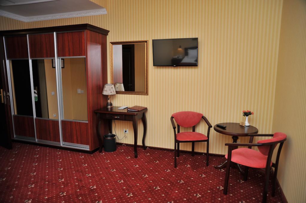 Slava Hotel Zaporizhia Phòng bức ảnh