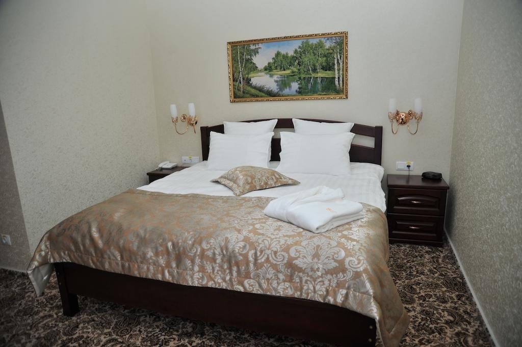 Slava Hotel Zaporizhia Phòng bức ảnh