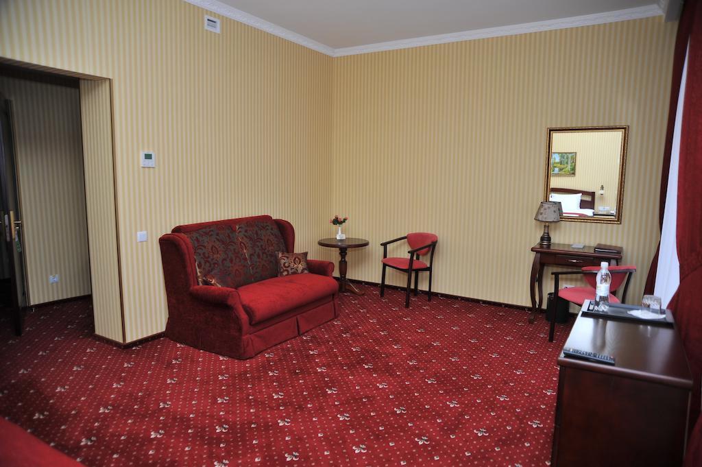 Slava Hotel Zaporizhia Ngoại thất bức ảnh
