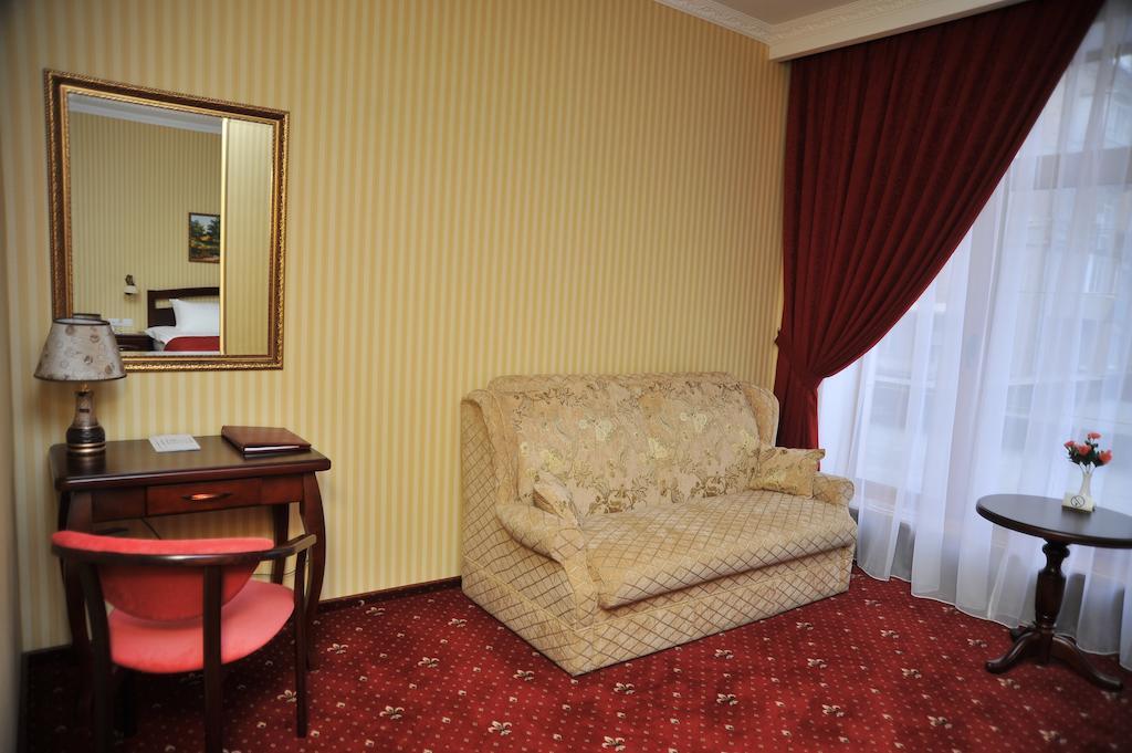 Slava Hotel Zaporizhia Ngoại thất bức ảnh