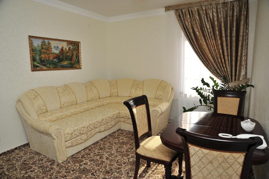 Slava Hotel Zaporizhia Phòng bức ảnh