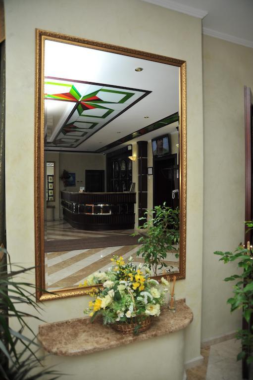 Slava Hotel Zaporizhia Ngoại thất bức ảnh