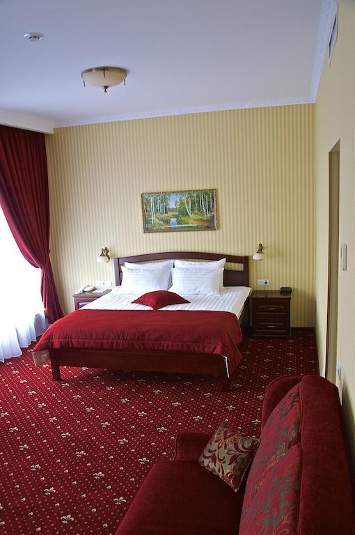 Slava Hotel Zaporizhia Ngoại thất bức ảnh