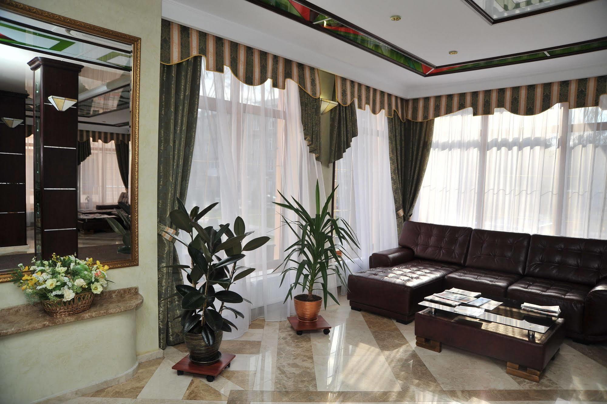 Slava Hotel Zaporizhia Ngoại thất bức ảnh