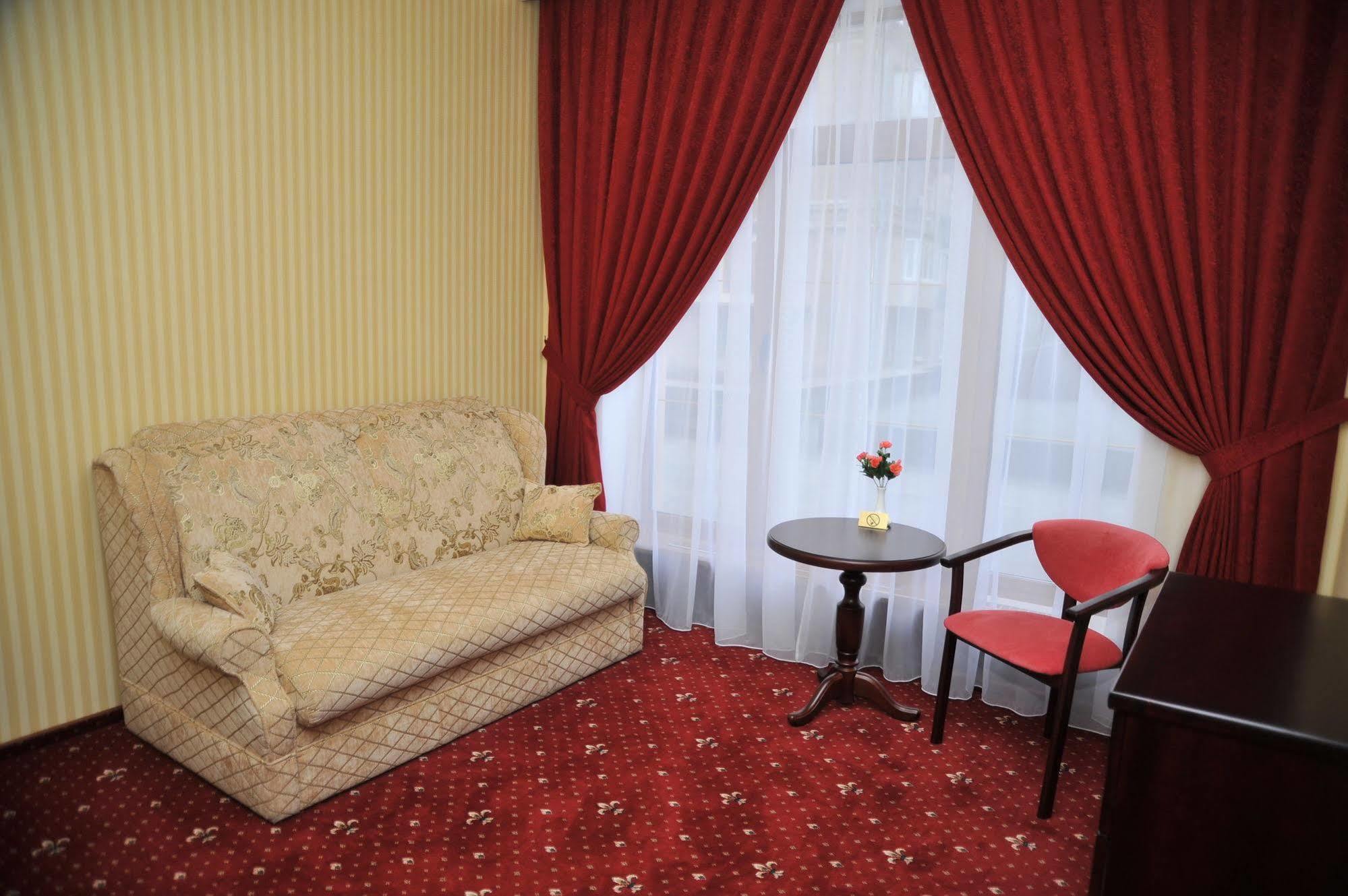 Slava Hotel Zaporizhia Ngoại thất bức ảnh