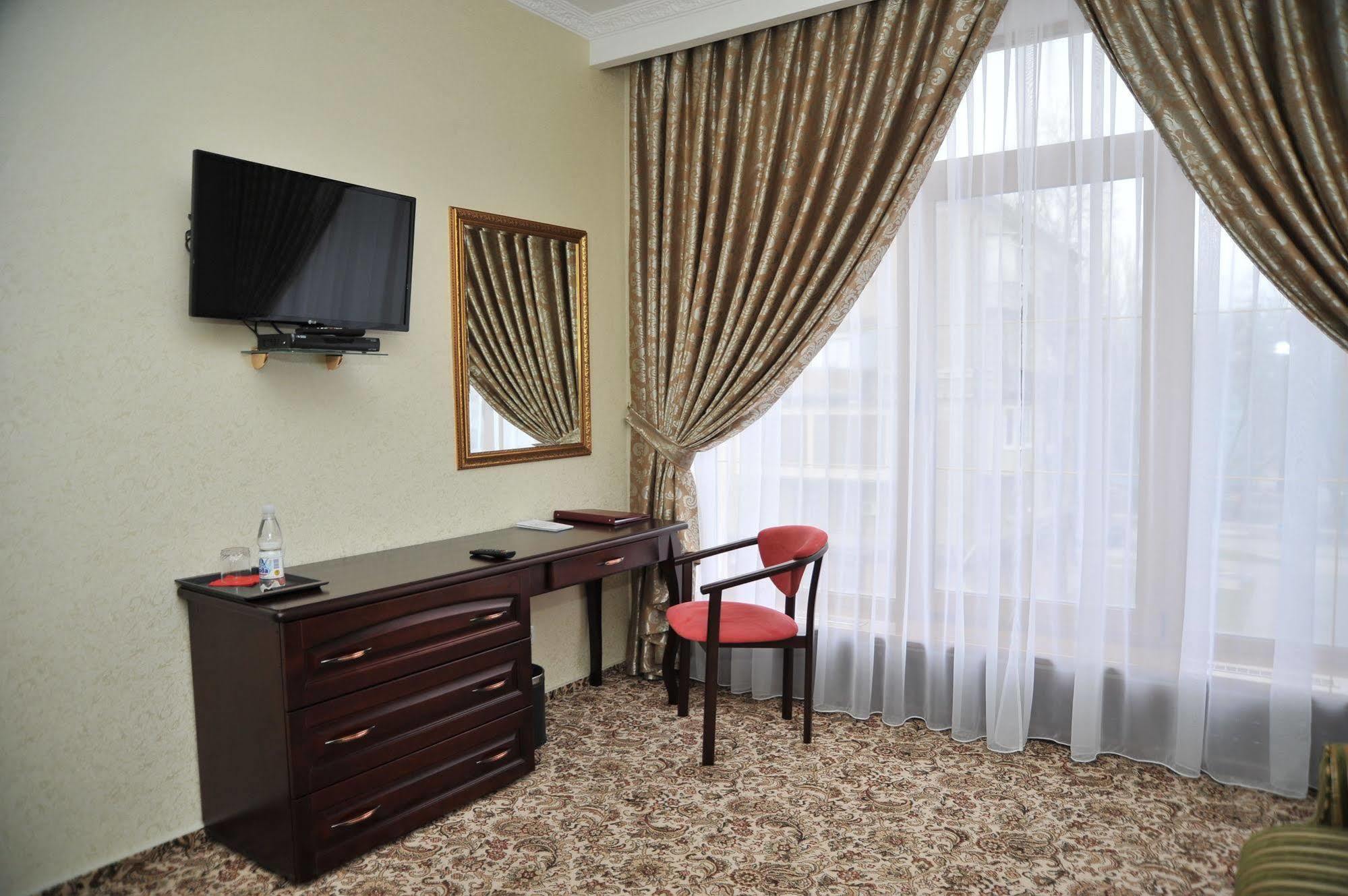 Slava Hotel Zaporizhia Ngoại thất bức ảnh