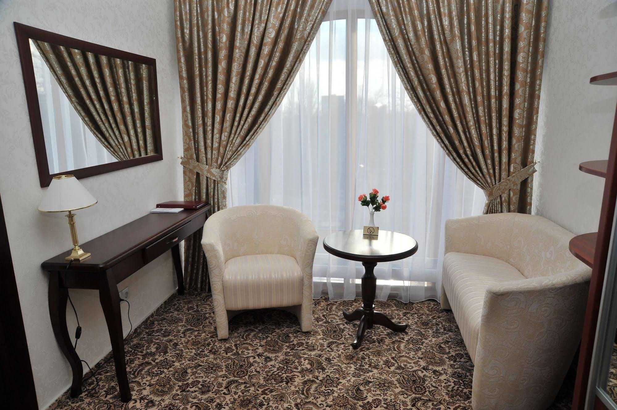 Slava Hotel Zaporizhia Ngoại thất bức ảnh