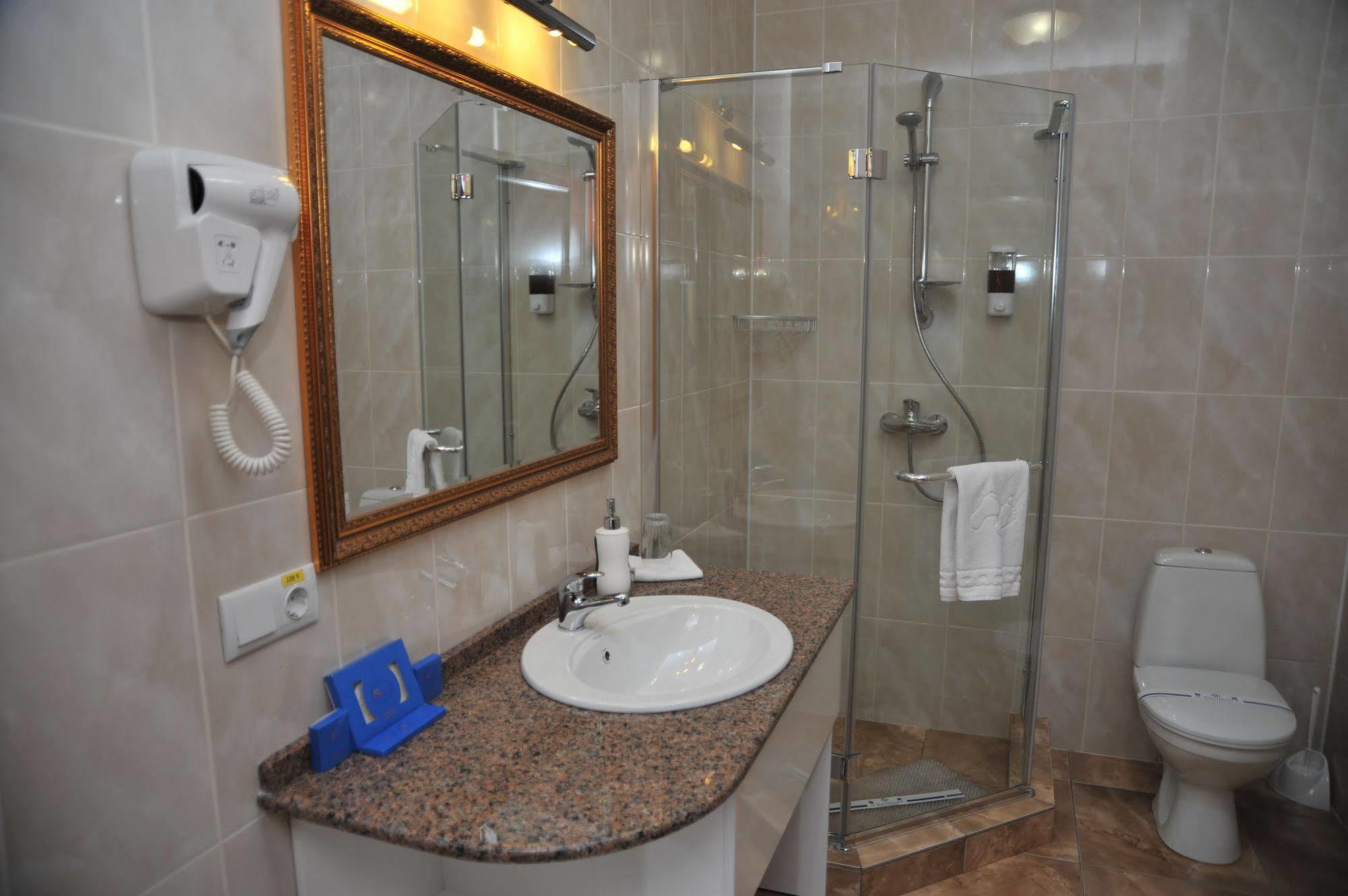 Slava Hotel Zaporizhia Ngoại thất bức ảnh