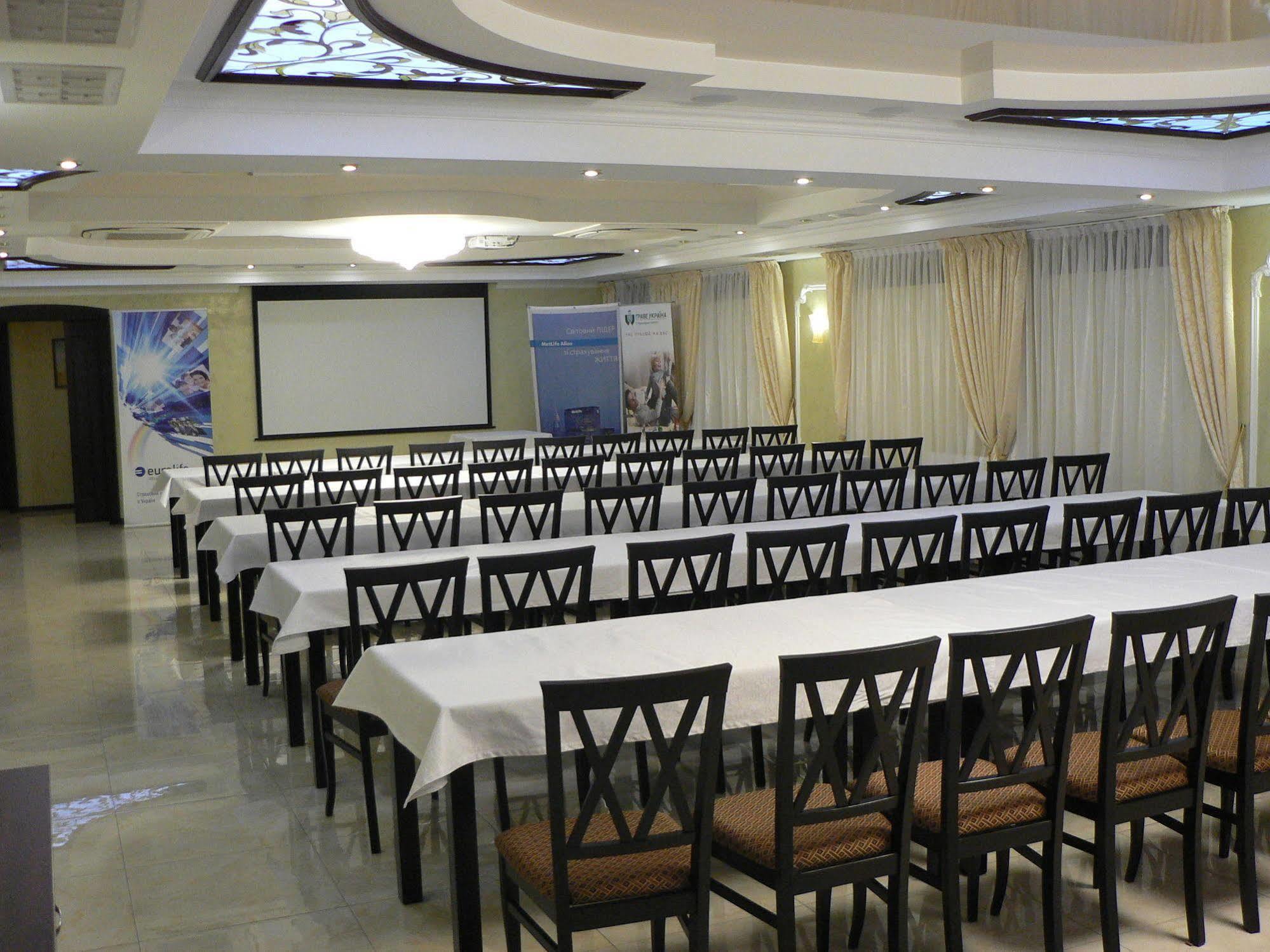 Slava Hotel Zaporizhia Ngoại thất bức ảnh