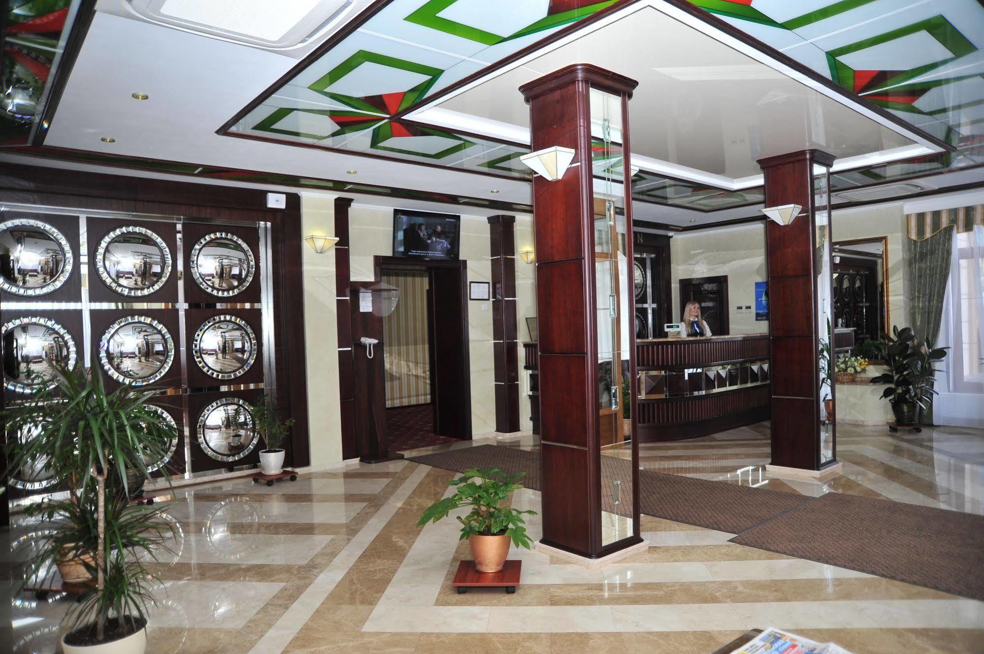 Slava Hotel Zaporizhia Ngoại thất bức ảnh