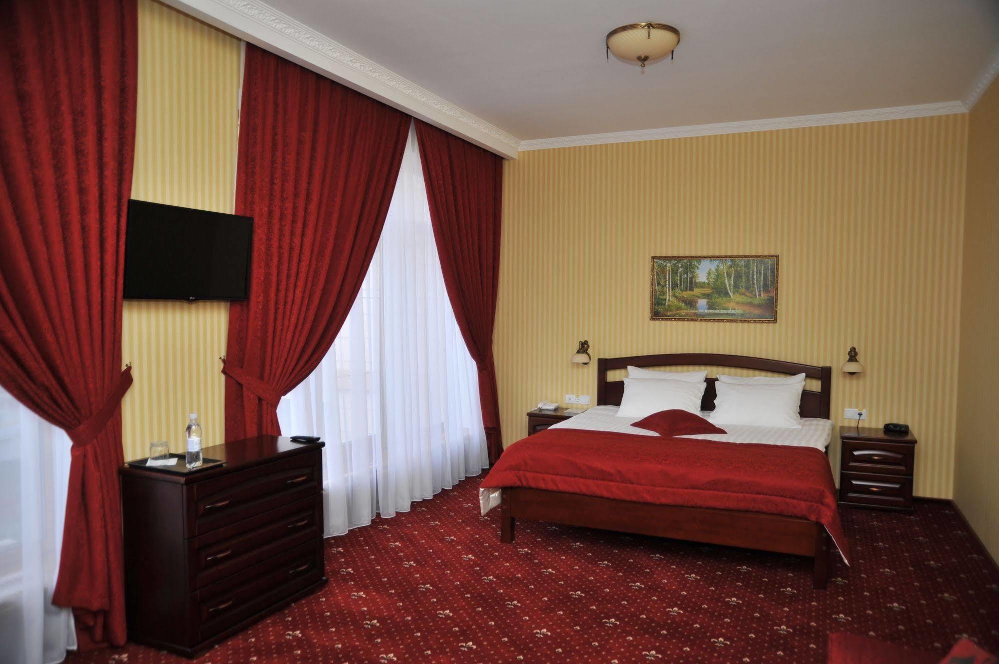Slava Hotel Zaporizhia Ngoại thất bức ảnh