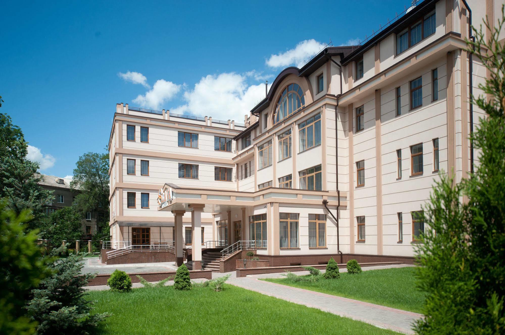 Slava Hotel Zaporizhia Ngoại thất bức ảnh