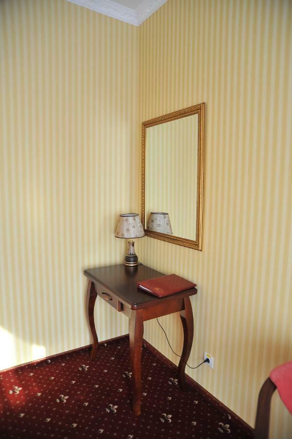 Slava Hotel Zaporizhia Ngoại thất bức ảnh